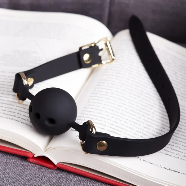 Ball Gag – Full silicone three-hole ball (ZW-091A)